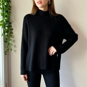 FRENCH CONNECTION BLACK BELL SLEEVE SWEATER, LARGE NWT
